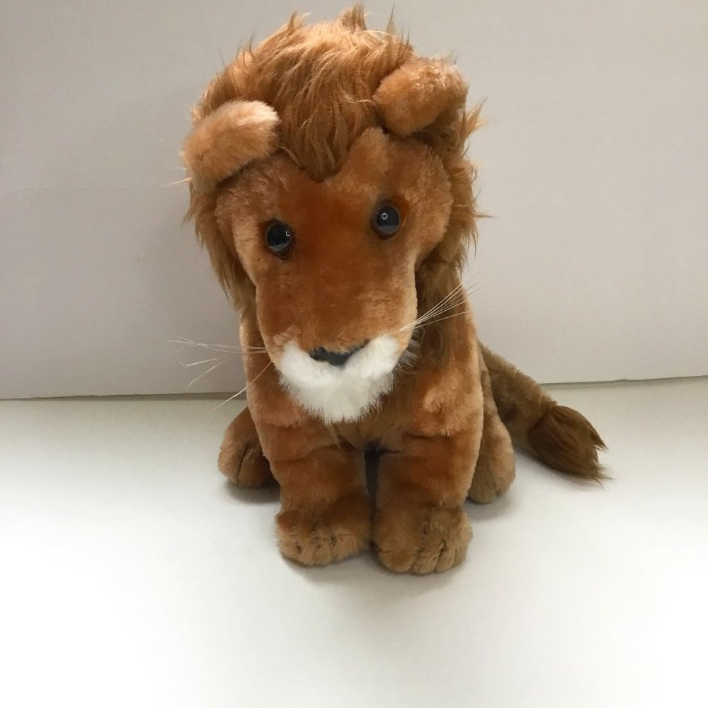 Vintage 1979 Dakin Lion Staffed Plush Animal